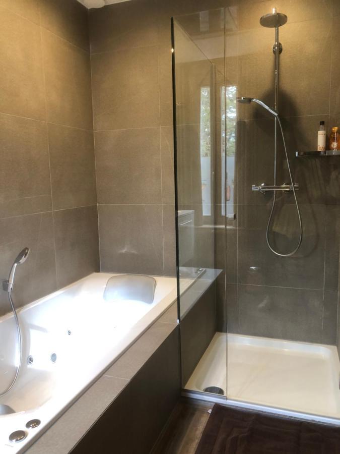Hotel Duivels Paterke Harelbeeksestraat 29, 8500 Kortrijk Luaran gambar