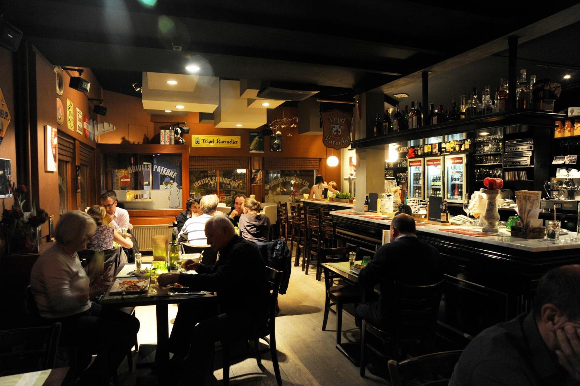 Hotel Duivels Paterke Harelbeeksestraat 29, 8500 Kortrijk Luaran gambar